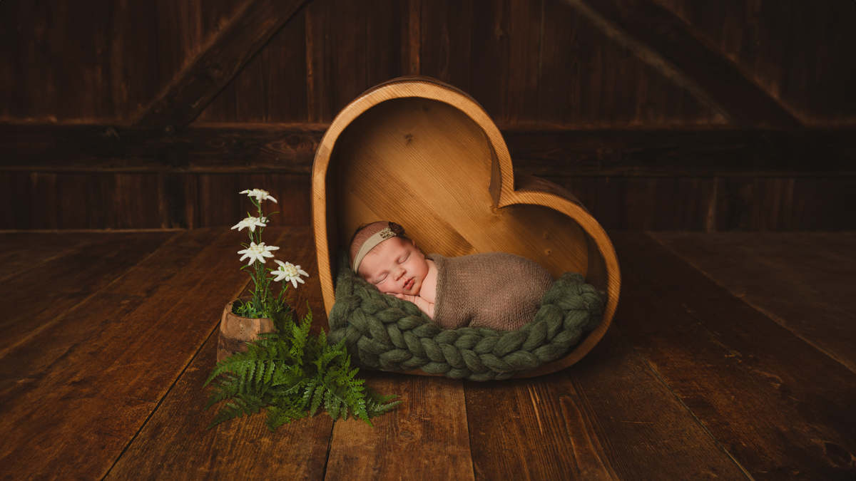 Schlafendes Baby bei einem Fotoshooting